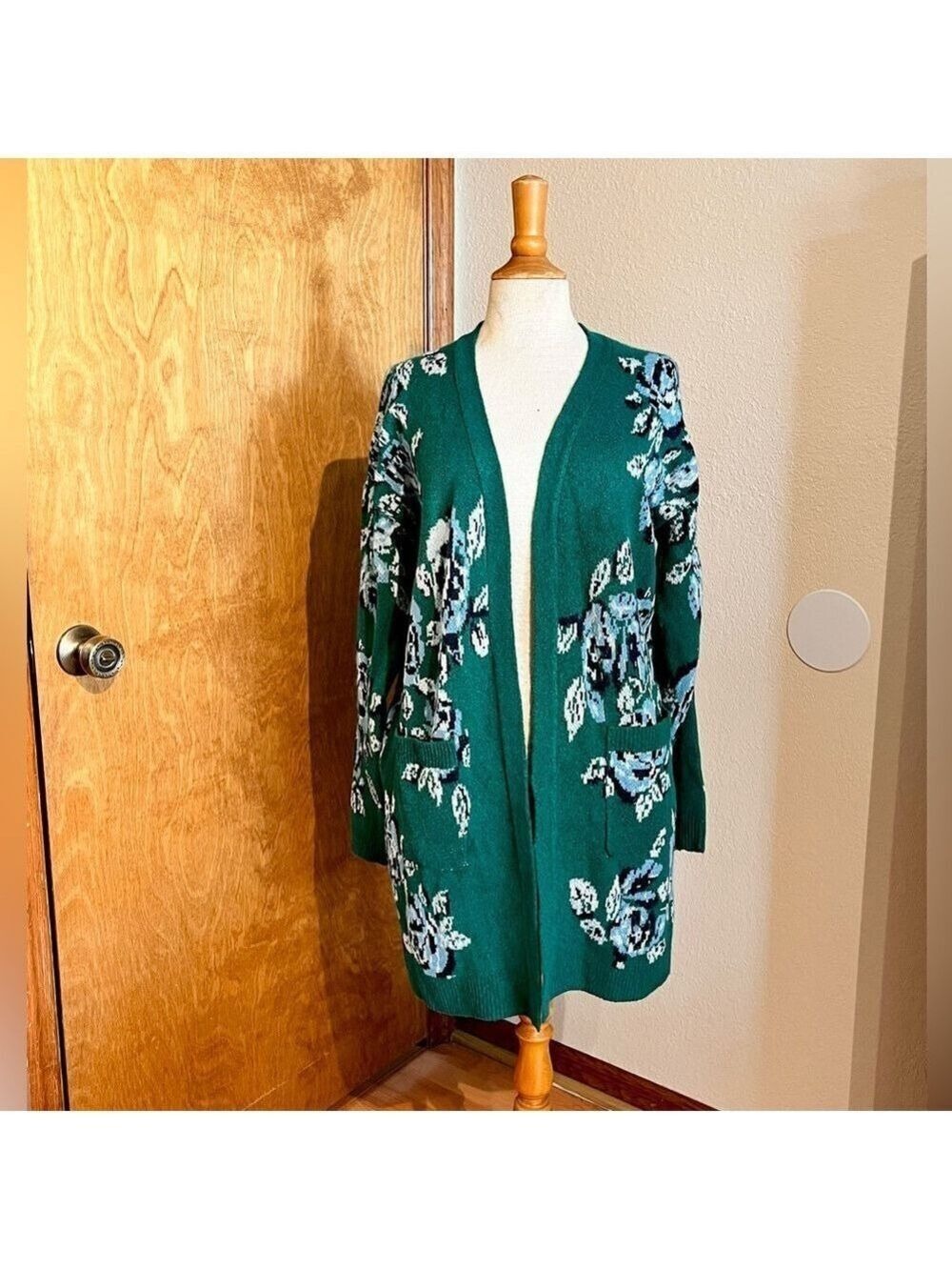 The Pioneer Woman Green and Blue Floral Cardigan open front pockets cottagecore
